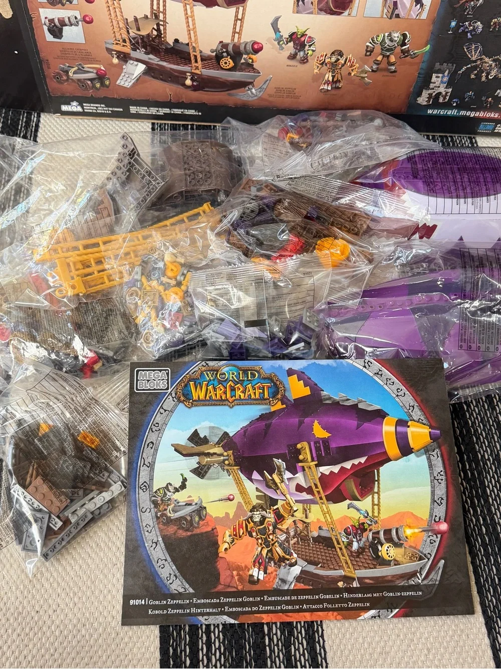 World of Warcraft Mega Bloks Goblin Zeppelin - Purple/Gold